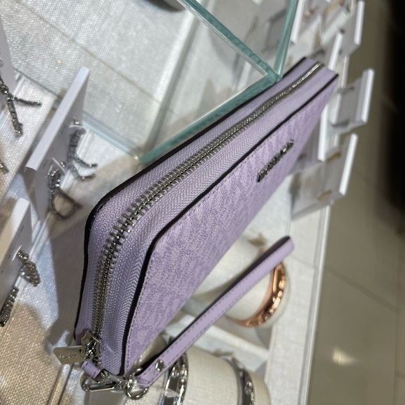 MICHAEL KORS Jet Set Large Signature Logo Continental Wallet Wristlet Lt Quartz - Picture 13 of 16